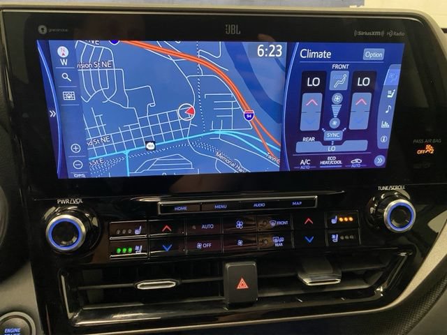 Used 2021 Toyota Highlander Limited AWD/4WD image 5