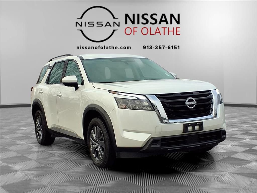 Certified 2024 Nissan Pathfinder SV image 30