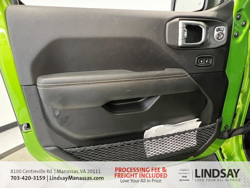 New 2026 Jeep Wrangler Unlimited Sahara AWD/4WD image 32