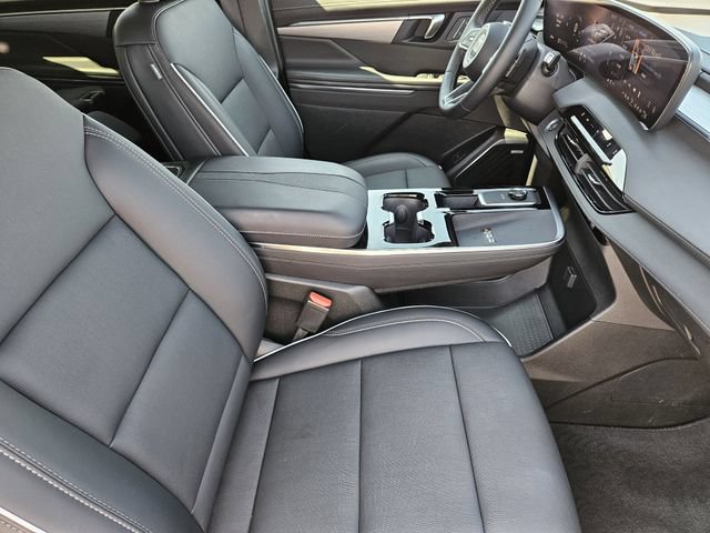 Used 2025 Buick Enclave Preferred FWD image 14