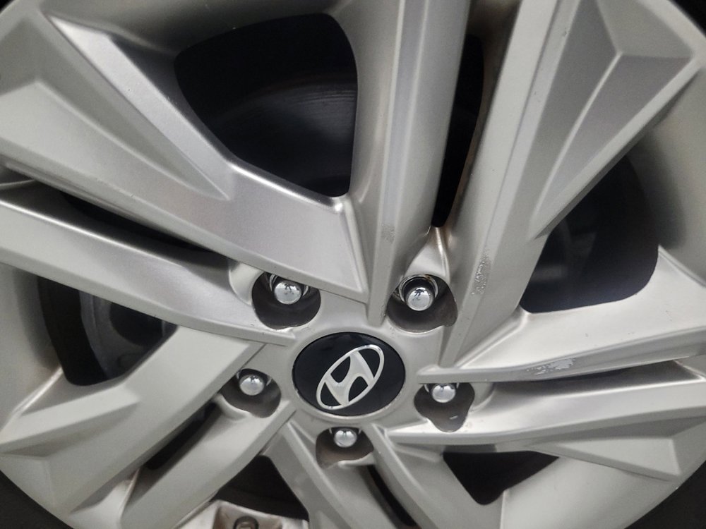 Used 2020 Hyundai Elantra SEL image 31