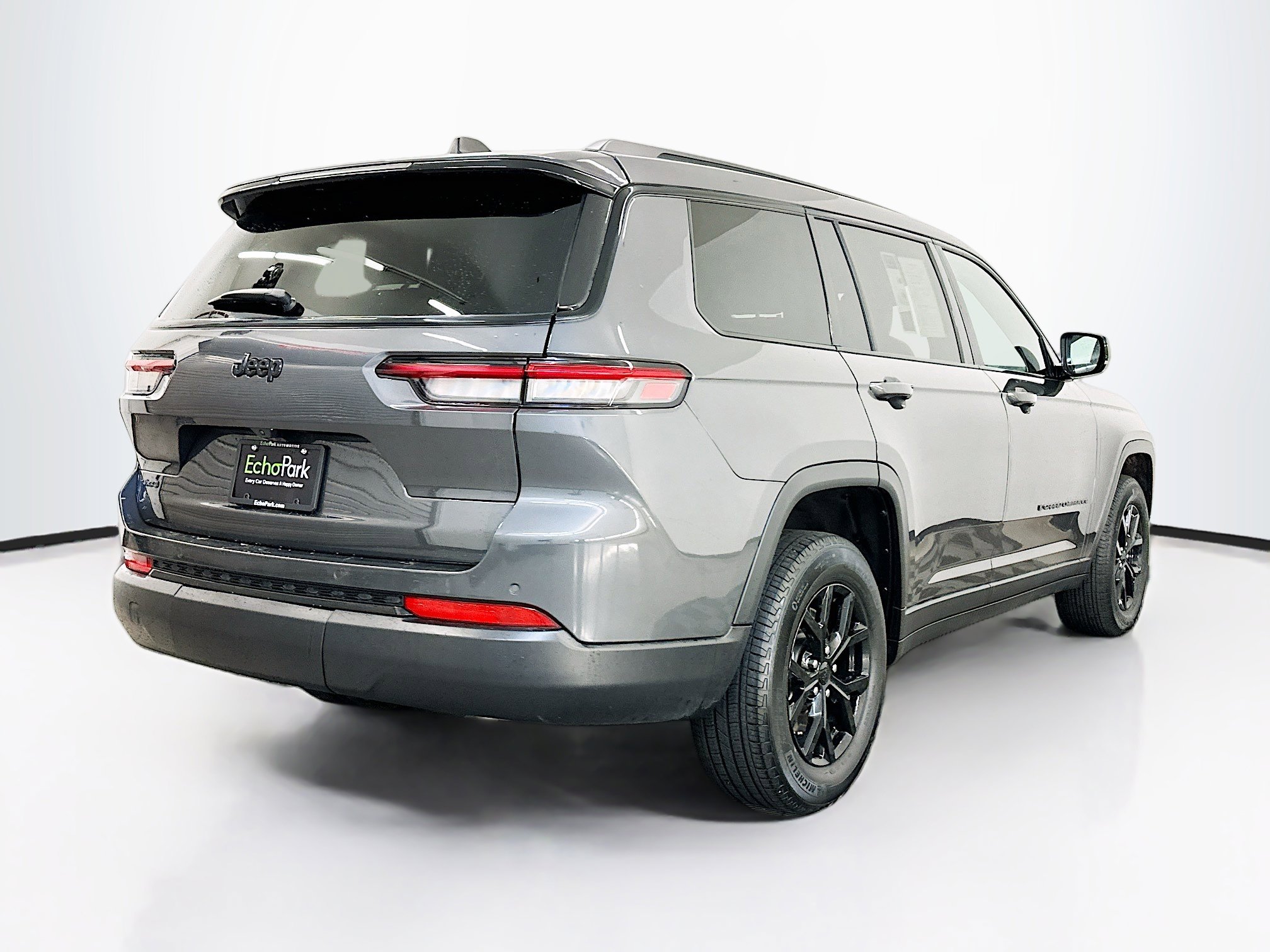 Used 2024 Jeep Grand Cherokee L Laredo image 9