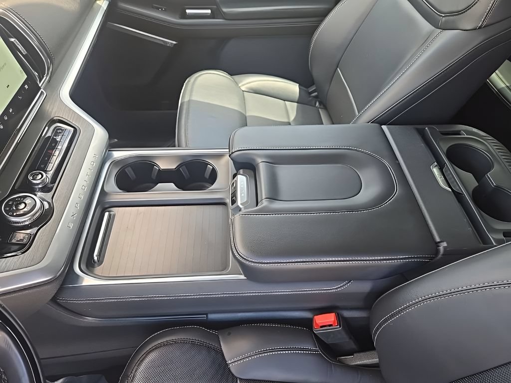 Used 2025 Ford Expedition Max Platinum AWD/4WD image 16
