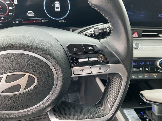 Used 2024 Hyundai Elantra Limited image 20