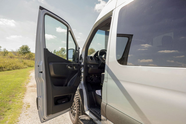 Used 2025 Mercedes-Benz Sprinter 2500 image 78