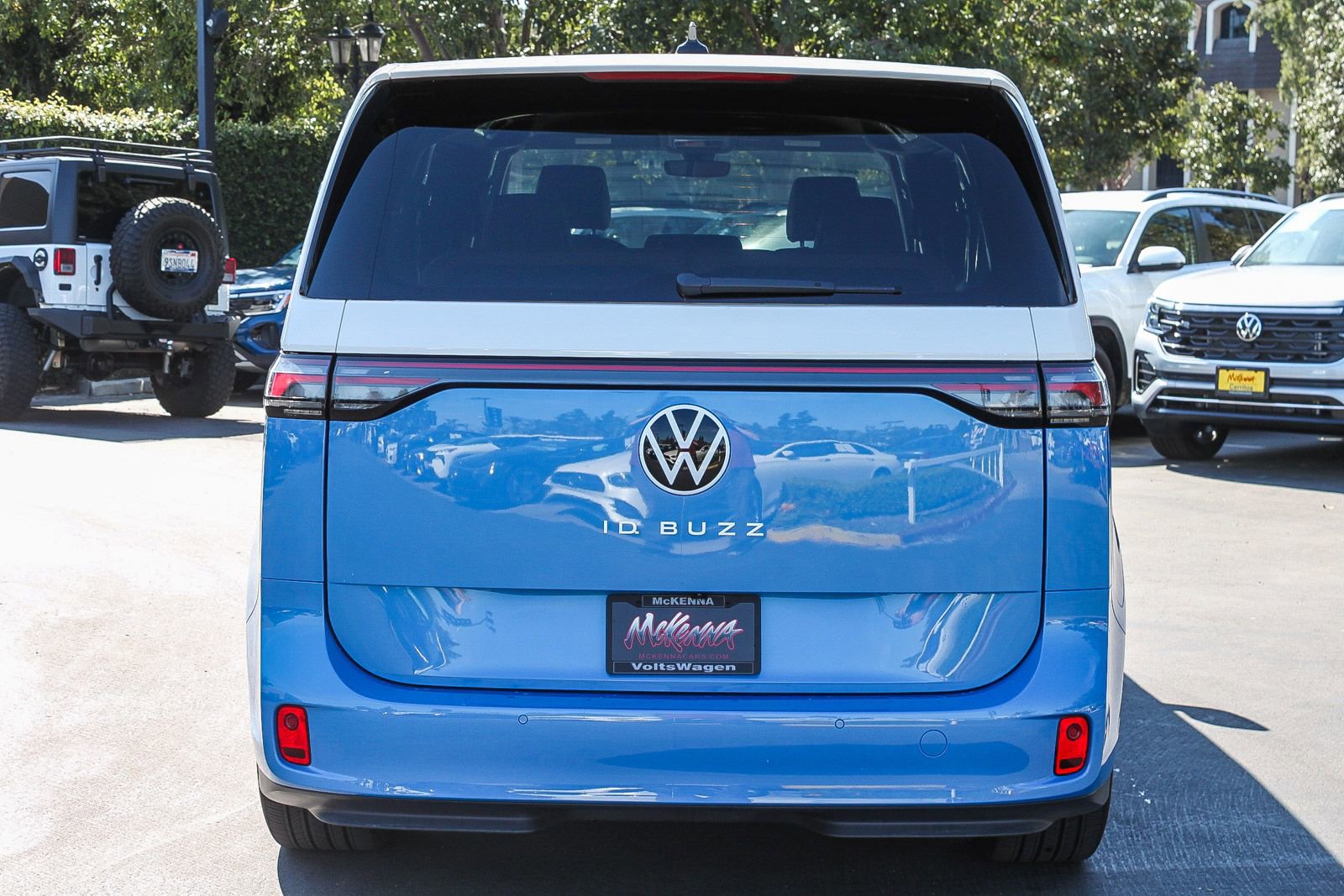 Used 2025 Volkswagen ID. Buzz Pro S Plus image 7