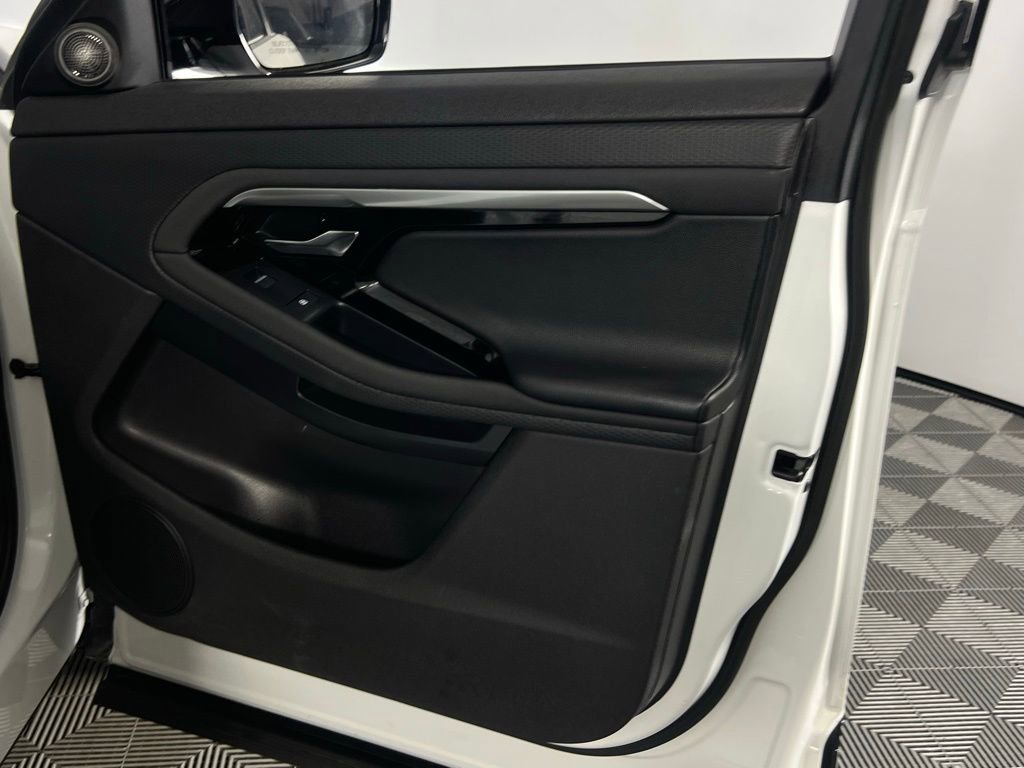 Used 2023 Land Rover Range Rover Evoque S image 34