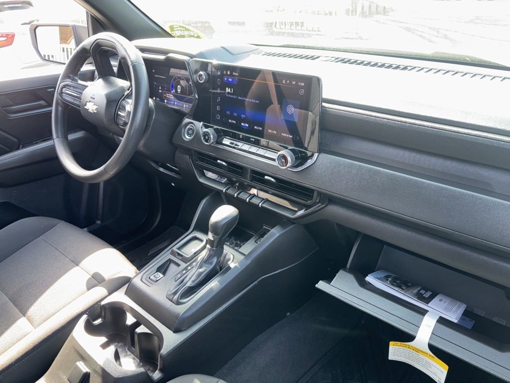 Used 2024 Chevrolet Colorado W/T image 8