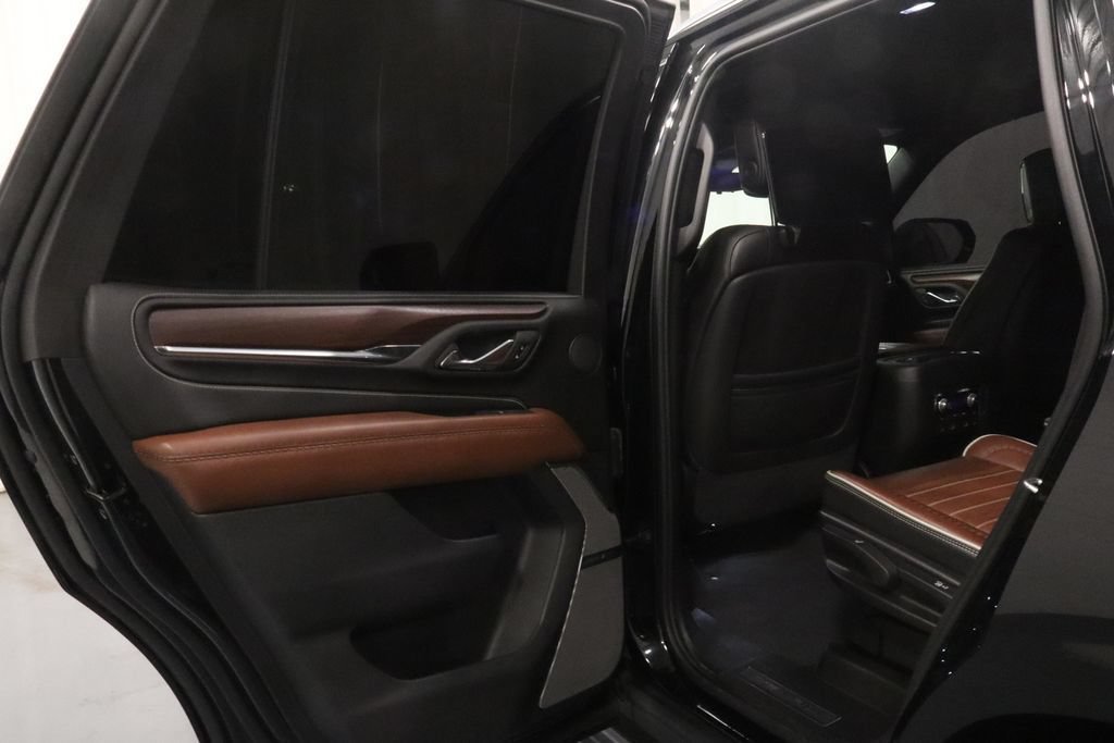 Used 2024 GMC Yukon Denali Ultimate AWD/4WD image 16