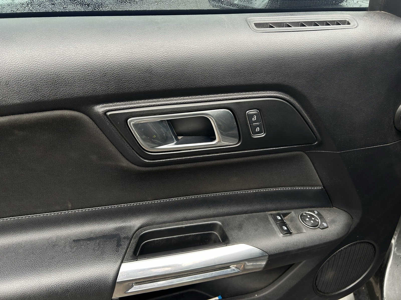 Used 2019 Ford Mustang Coupe image 16