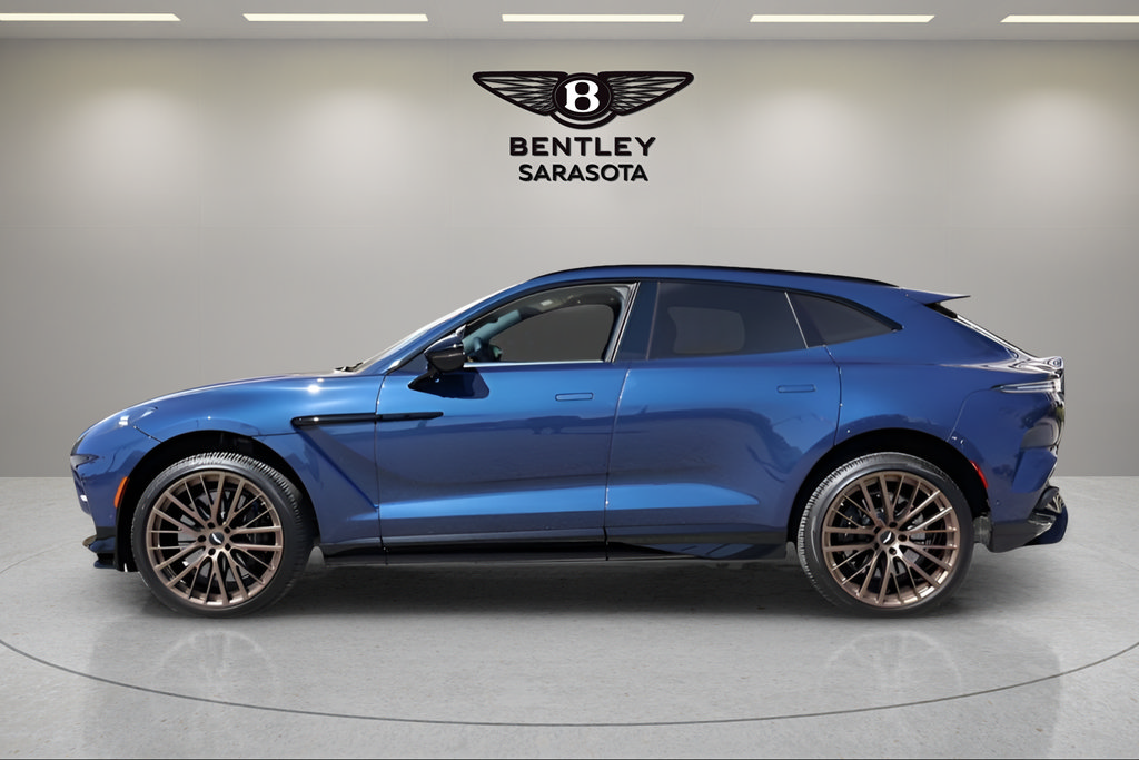 Used 2025 Aston Martin DBX 707 AWD/4WD image 2