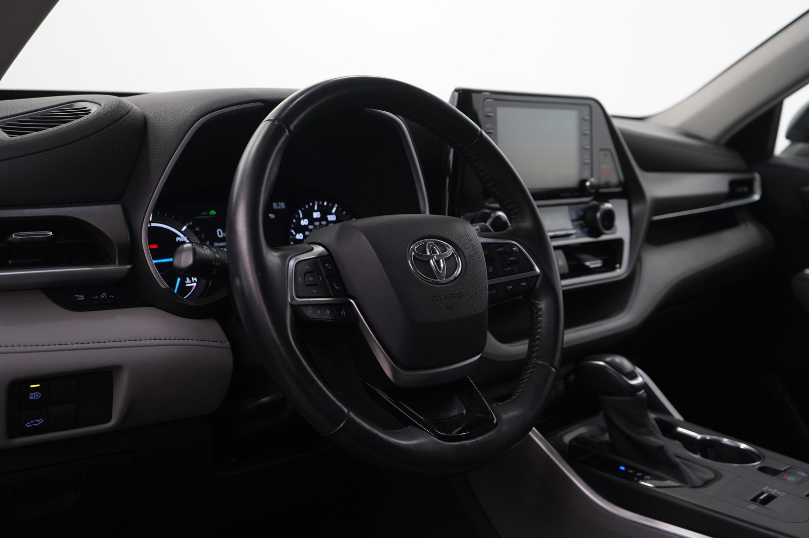 Used 2020 Toyota Highlander XLE image 16