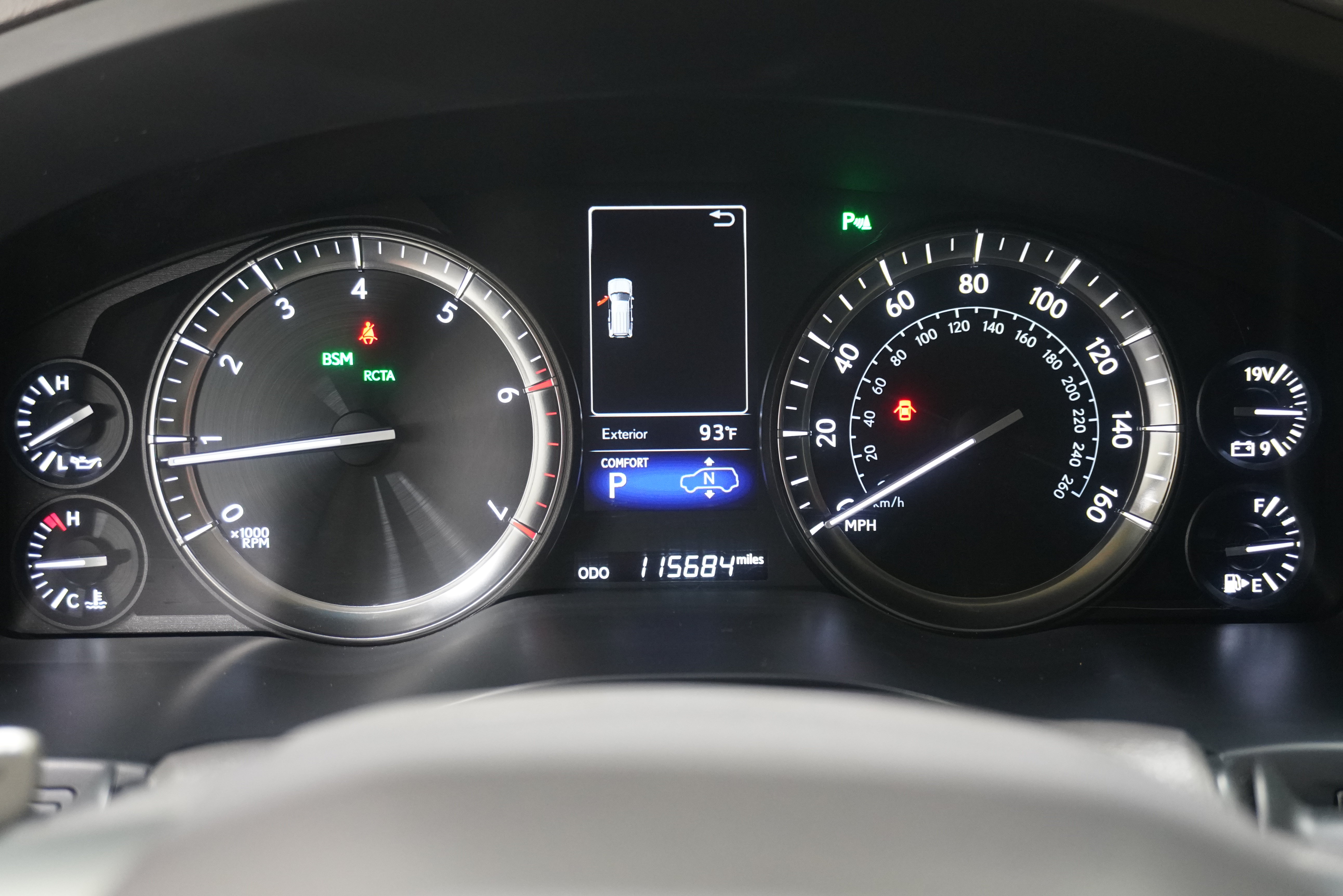 Used 2018 Lexus LX 570 4WD w/ Luxury Package image 19