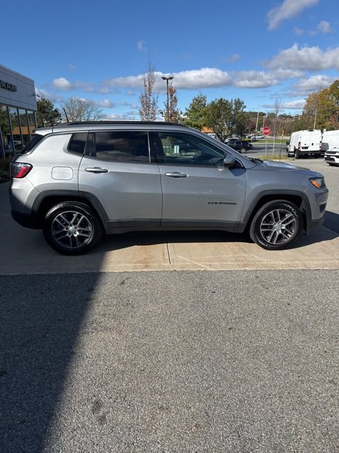 Used 2019 Jeep Compass Latitude w/ Popular Equipment Group image 8