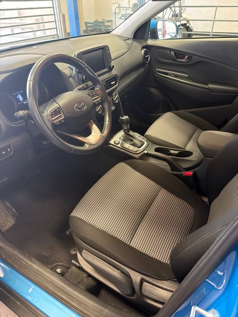 Used 2020 Hyundai Kona SEL FWD image 2