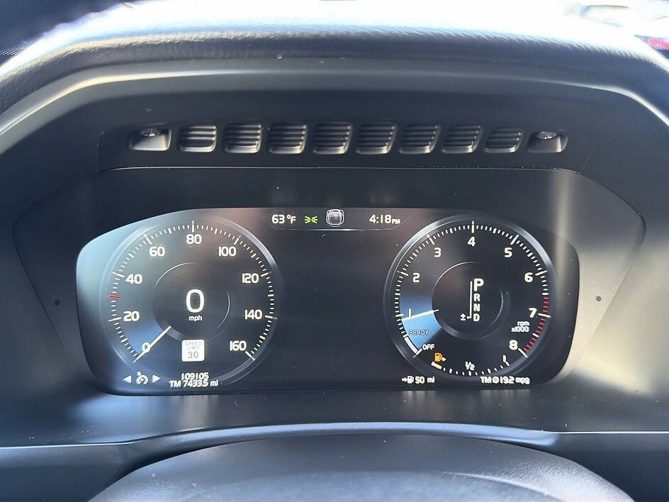 Used 2016 Volvo XC90 T6 Momentum w/ Momentum Plus Package AWD/4WD image 7