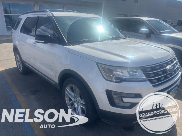 Used 2017 Ford Explorer XLT w/ Equipment Group 201A AWD/4WD image 1