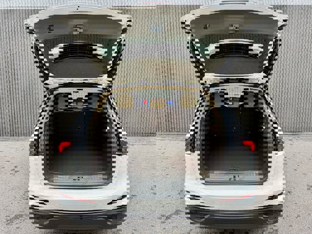 New 2025 Lincoln Nautilus Premier w/ Jet Appearance Package image 15