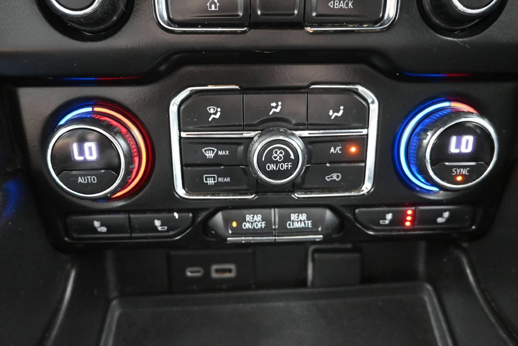Used 2021 Chevrolet Suburban RST w/ Luxury Package AWD/4WD image 22