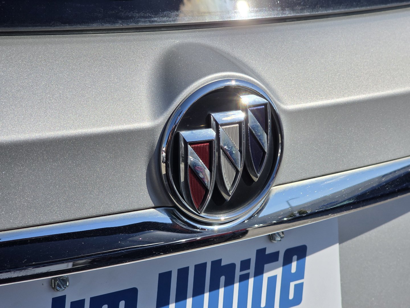 Used 2019 Buick Encore Essence FWD image 17