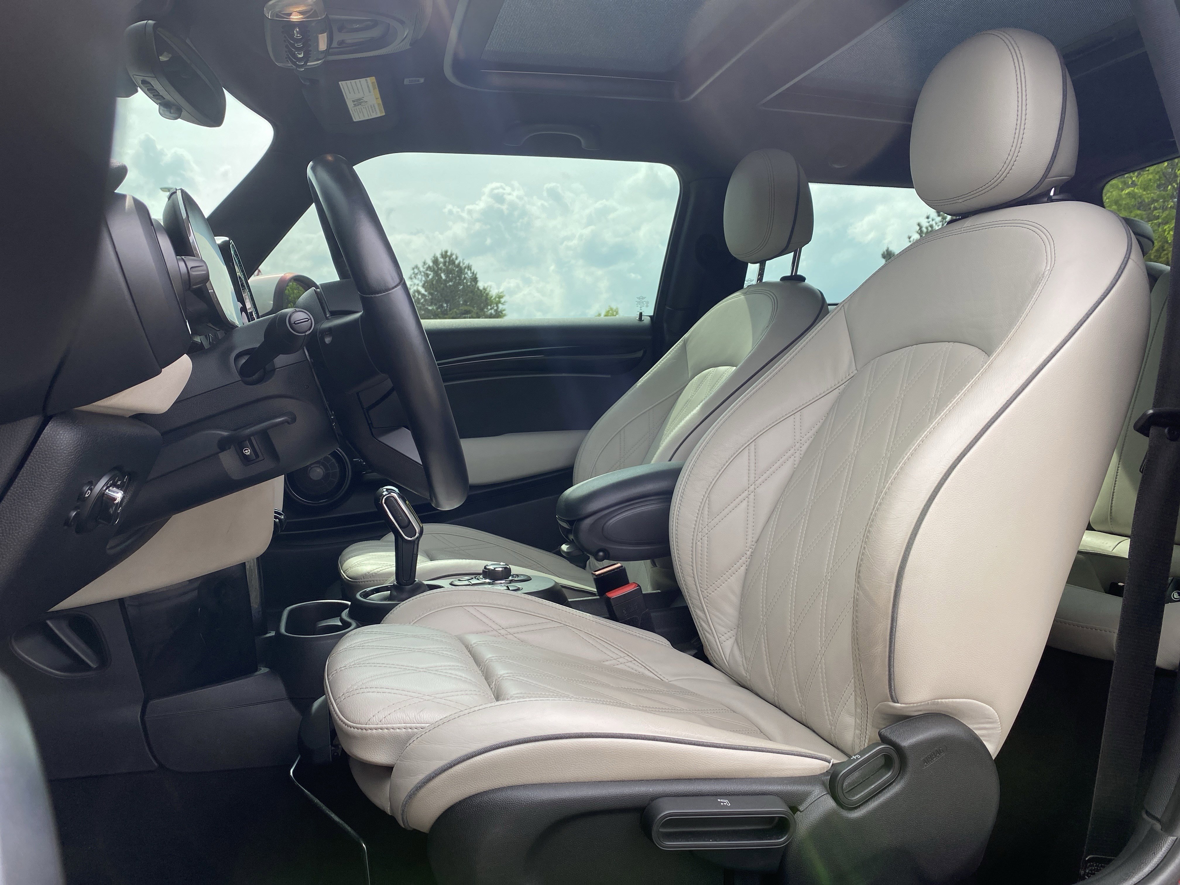 Used 2022 MINI Cooper SE image 7