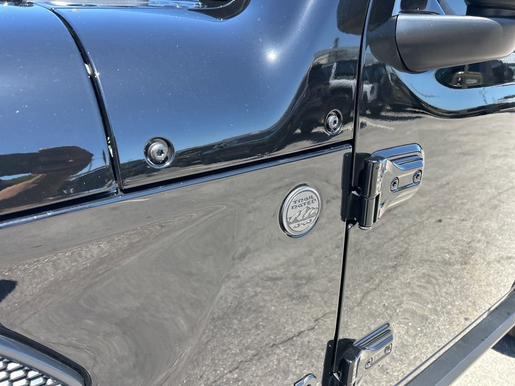 Used 2025 Jeep Wrangler Sport AWD/4WD image 19