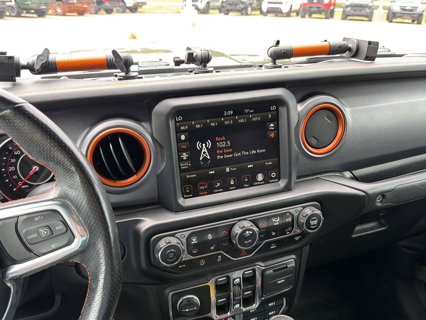Used 2022 Jeep Gladiator Mojave w/ LED Lighting Group AWD/4WD image 24