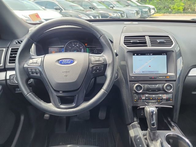 Used 2017 Ford Explorer XLT w/ Equipment Group 202A AWD/4WD image 16