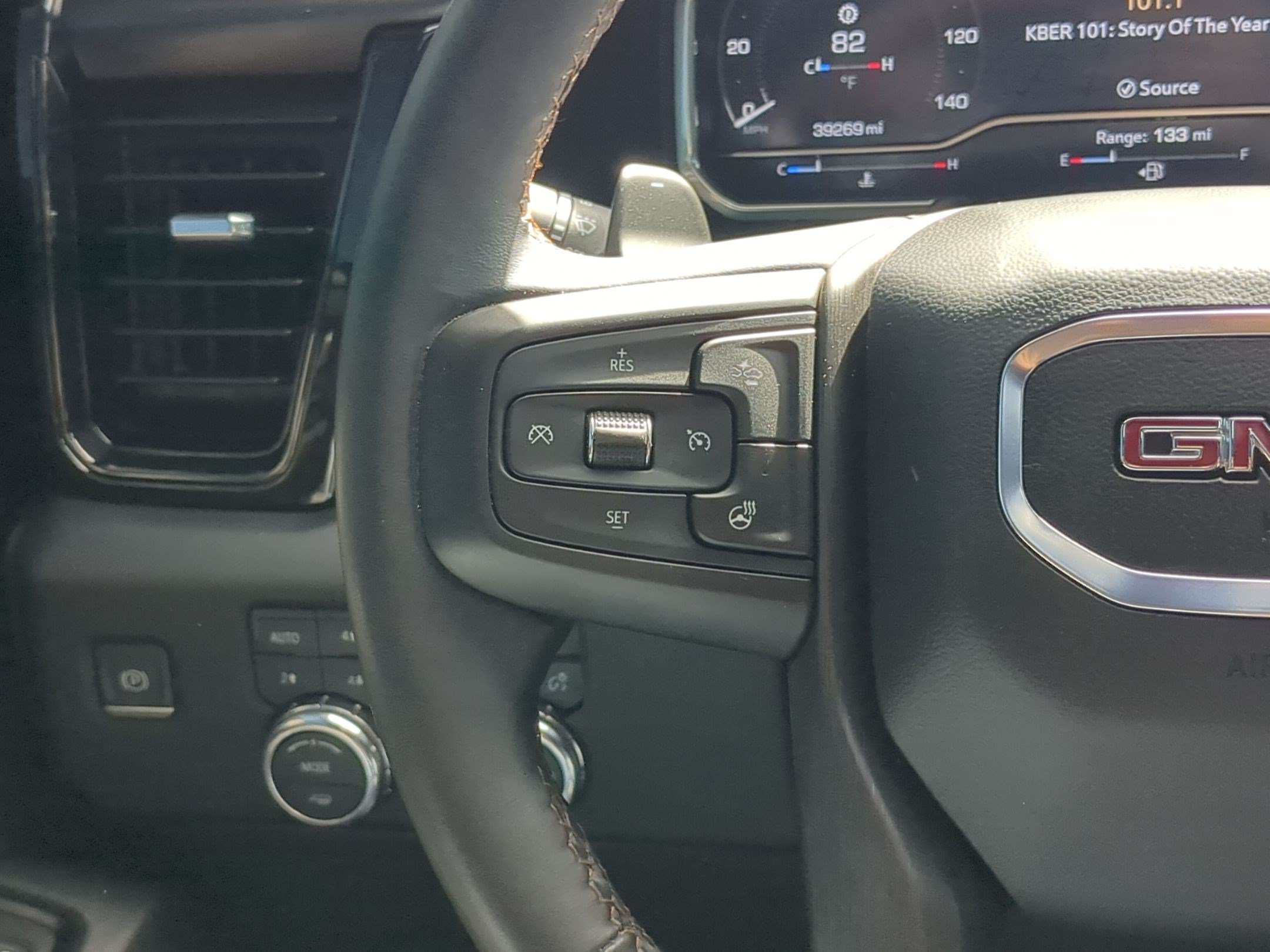 Used 2024 GMC Sierra 1500 AT4 w/ Technology Package AWD/4WD image 17