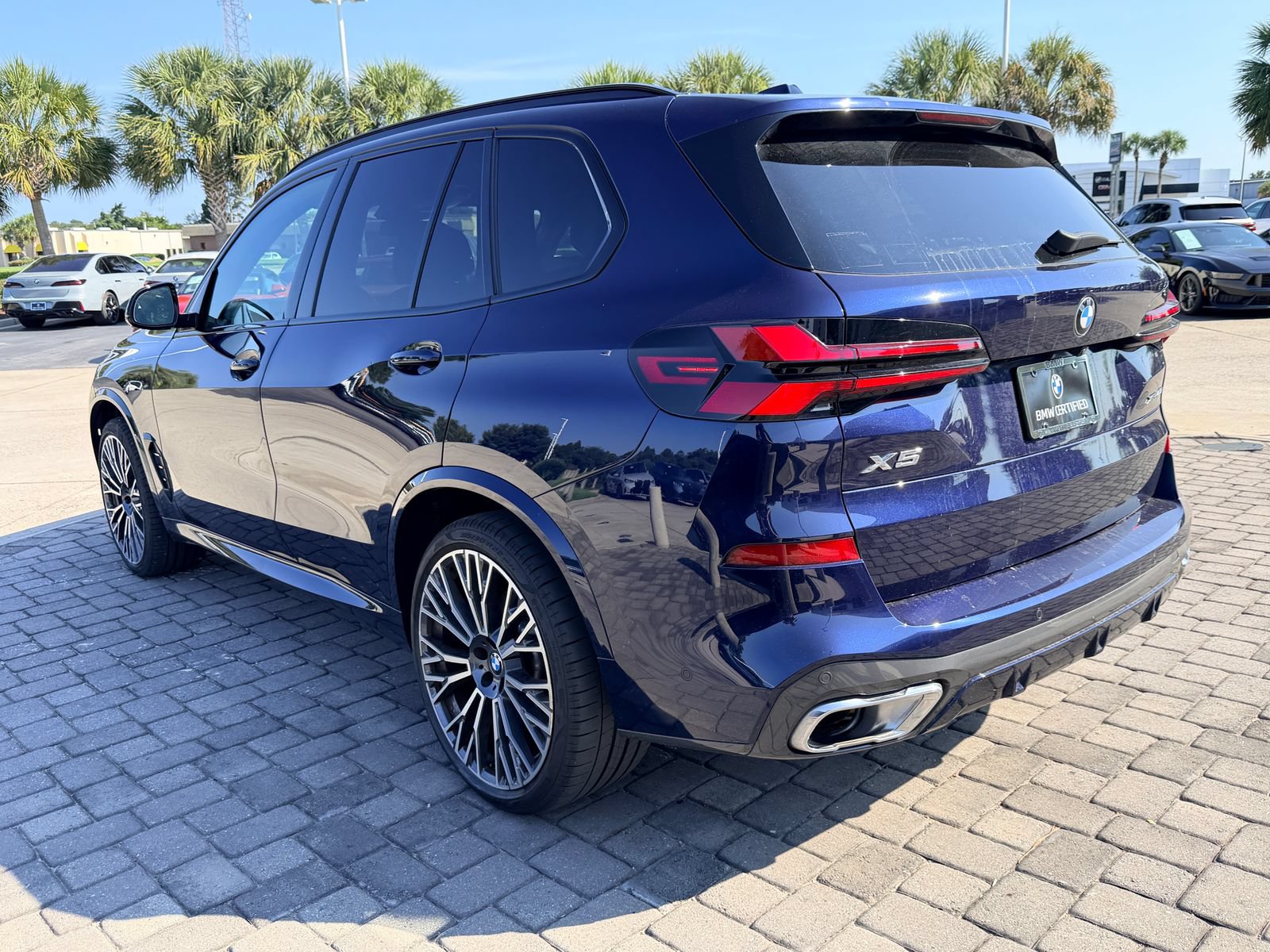 Used 2025 BMW X5 xDrive40i w/ M Sport Package AWD/4WD image 11