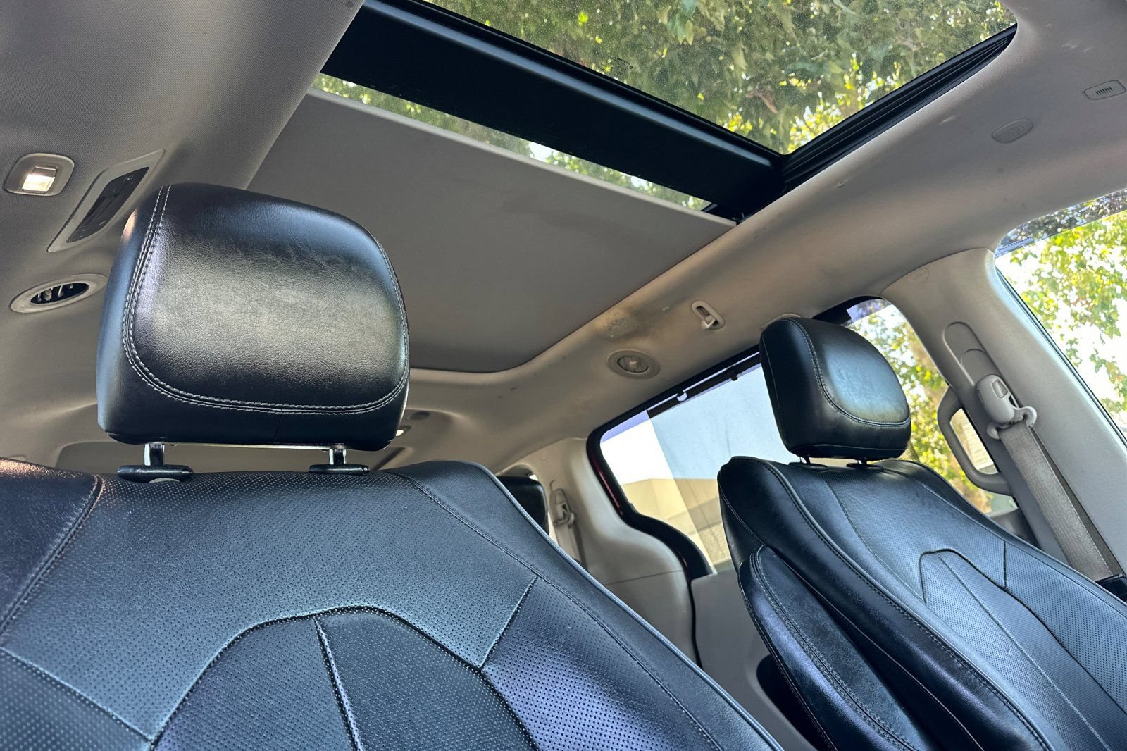 Used 2018 Chrysler Pacifica Limited FWD image 17