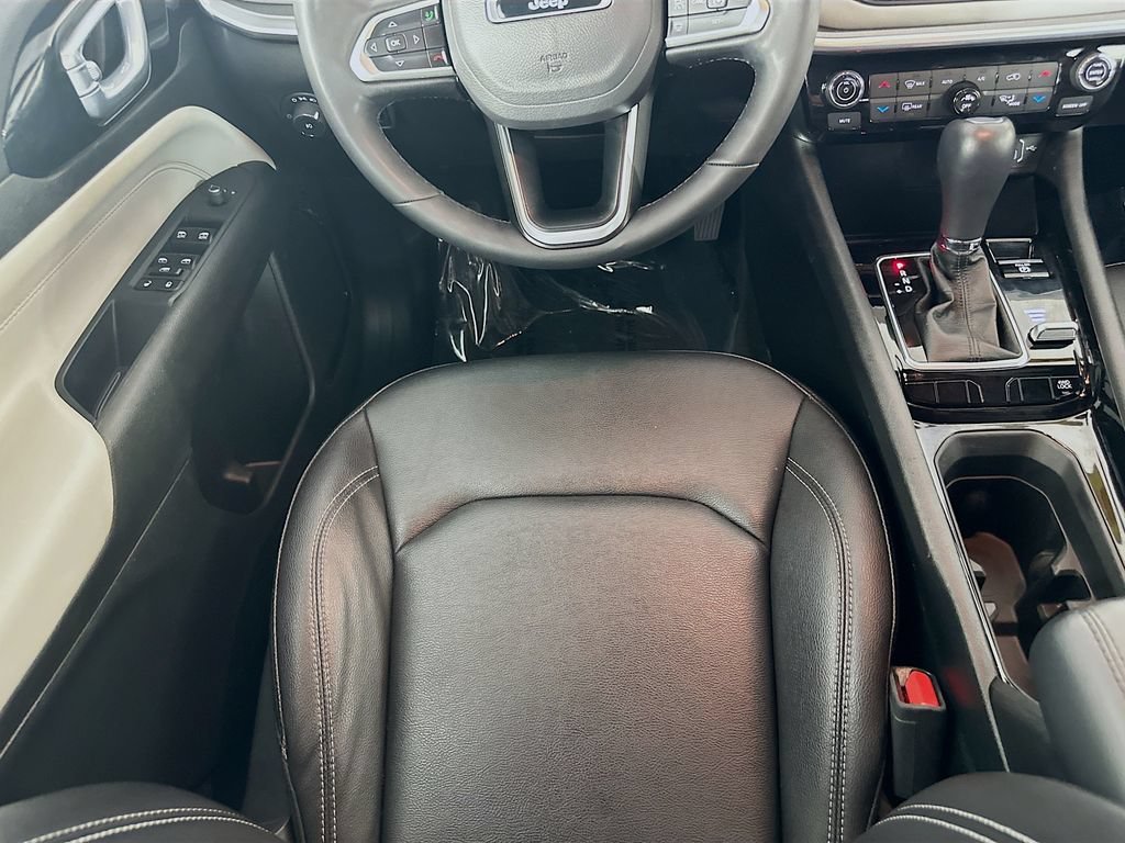 Certified 2025 Jeep Compass Limited AWD/4WD image 30