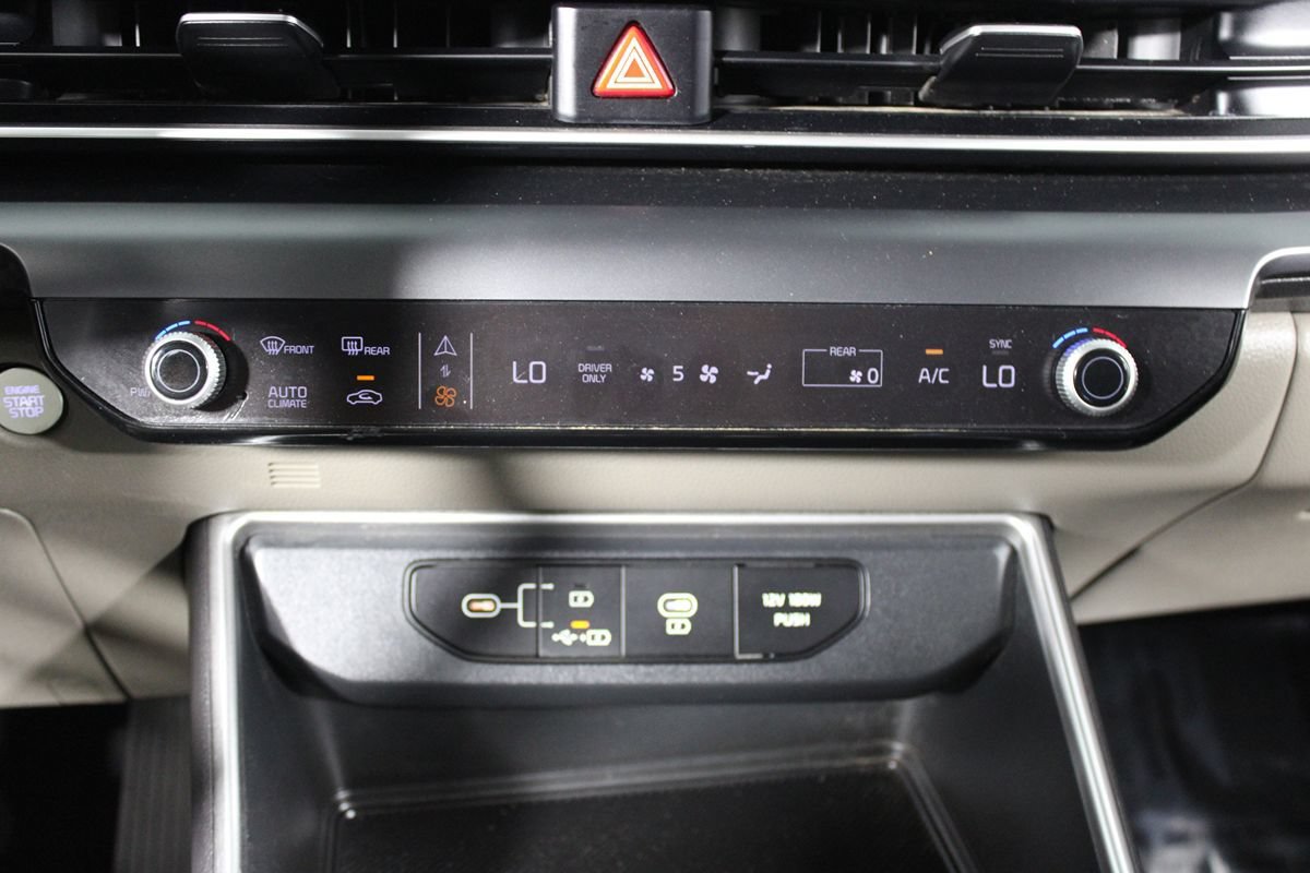 Used 2026 Kia Carnival LXS FWD image 27