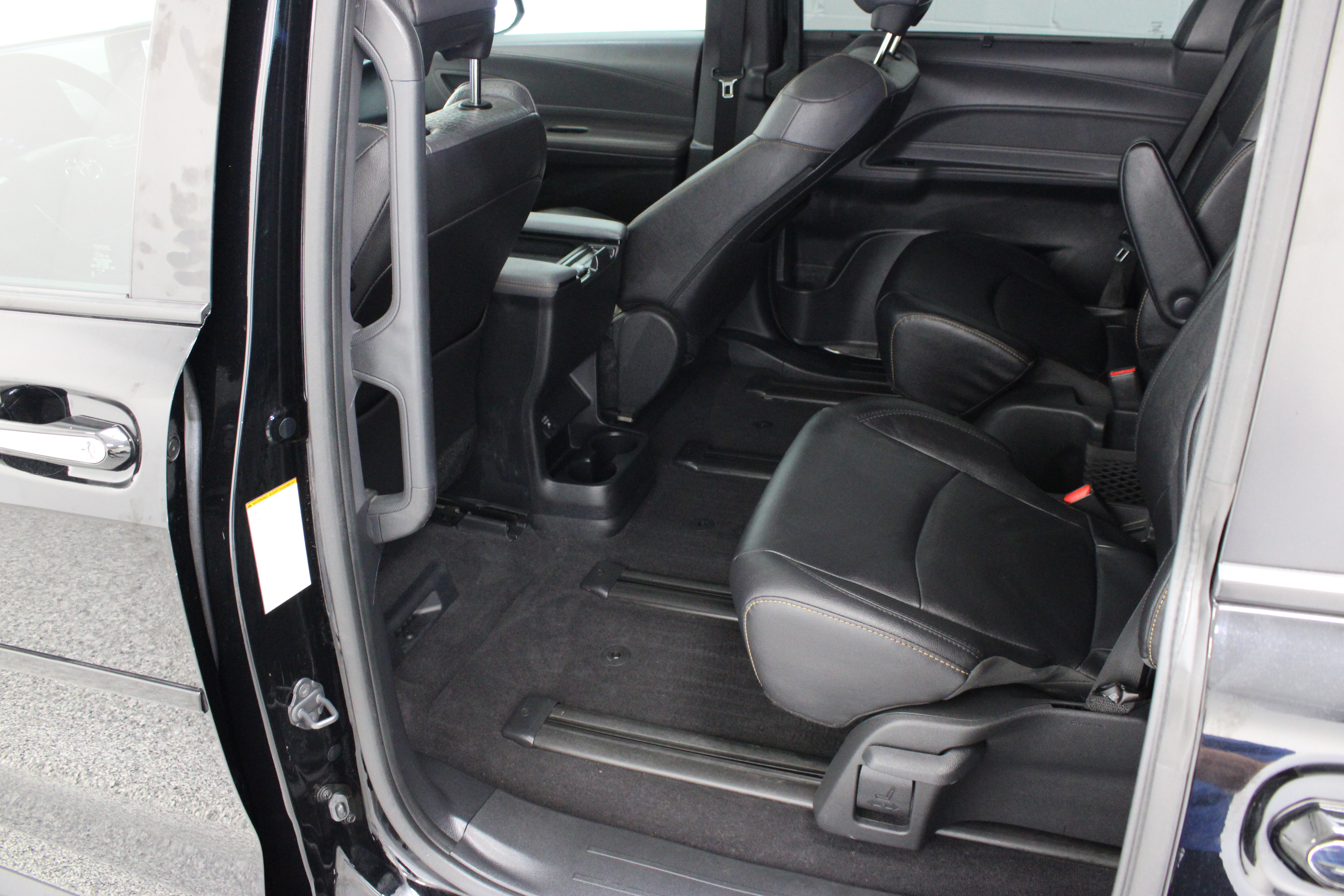 Certified 2024 Toyota Sienna XLE Woodland Edition AWD/4WD image 29