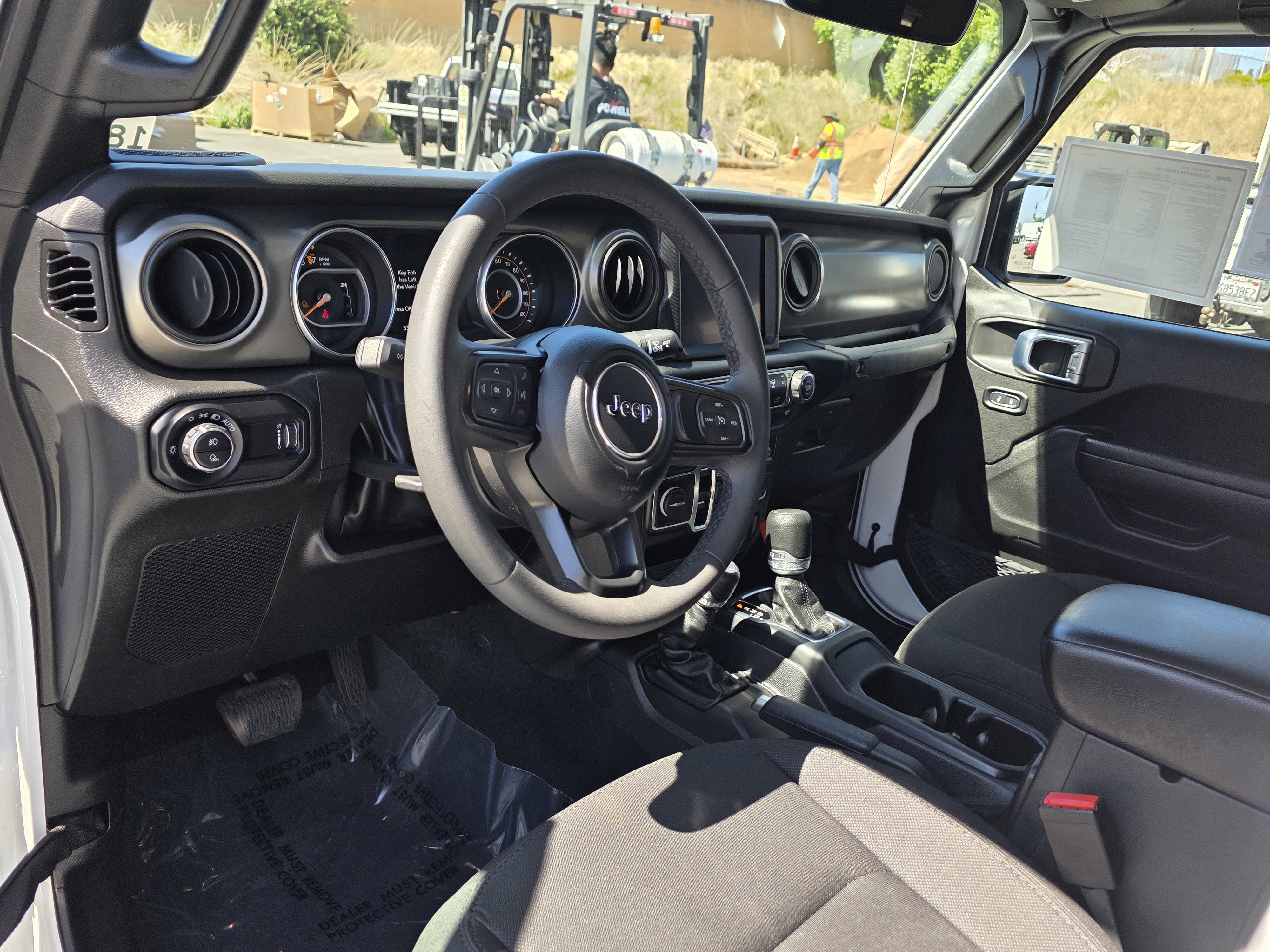 Certified 2023 Jeep Gladiator Sport AWD/4WD image 8
