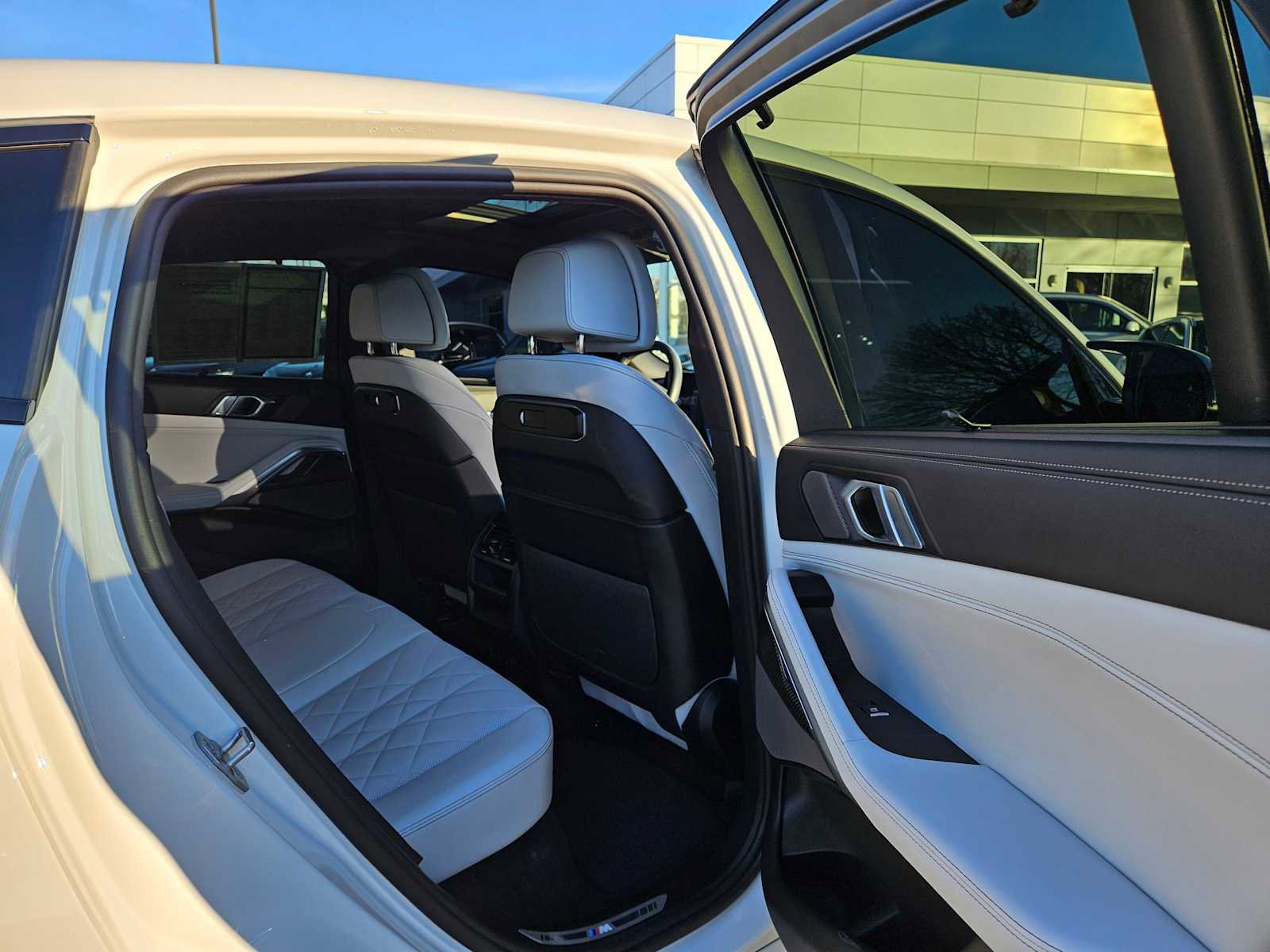 Used 2025 BMW X6 M60i image 17