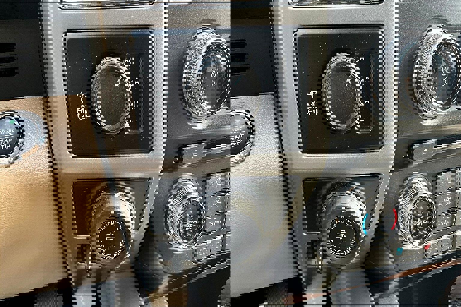 Used 2018 Ford F150 Lariat w/ Equipment Group 502A Luxury image 28