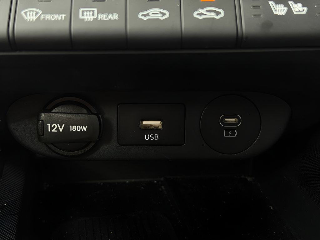 Certified 2024 Hyundai Elantra Limited FWD image 29