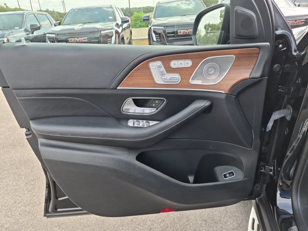 Used 2021 Mercedes-Benz GLS 580 4MATIC image 19