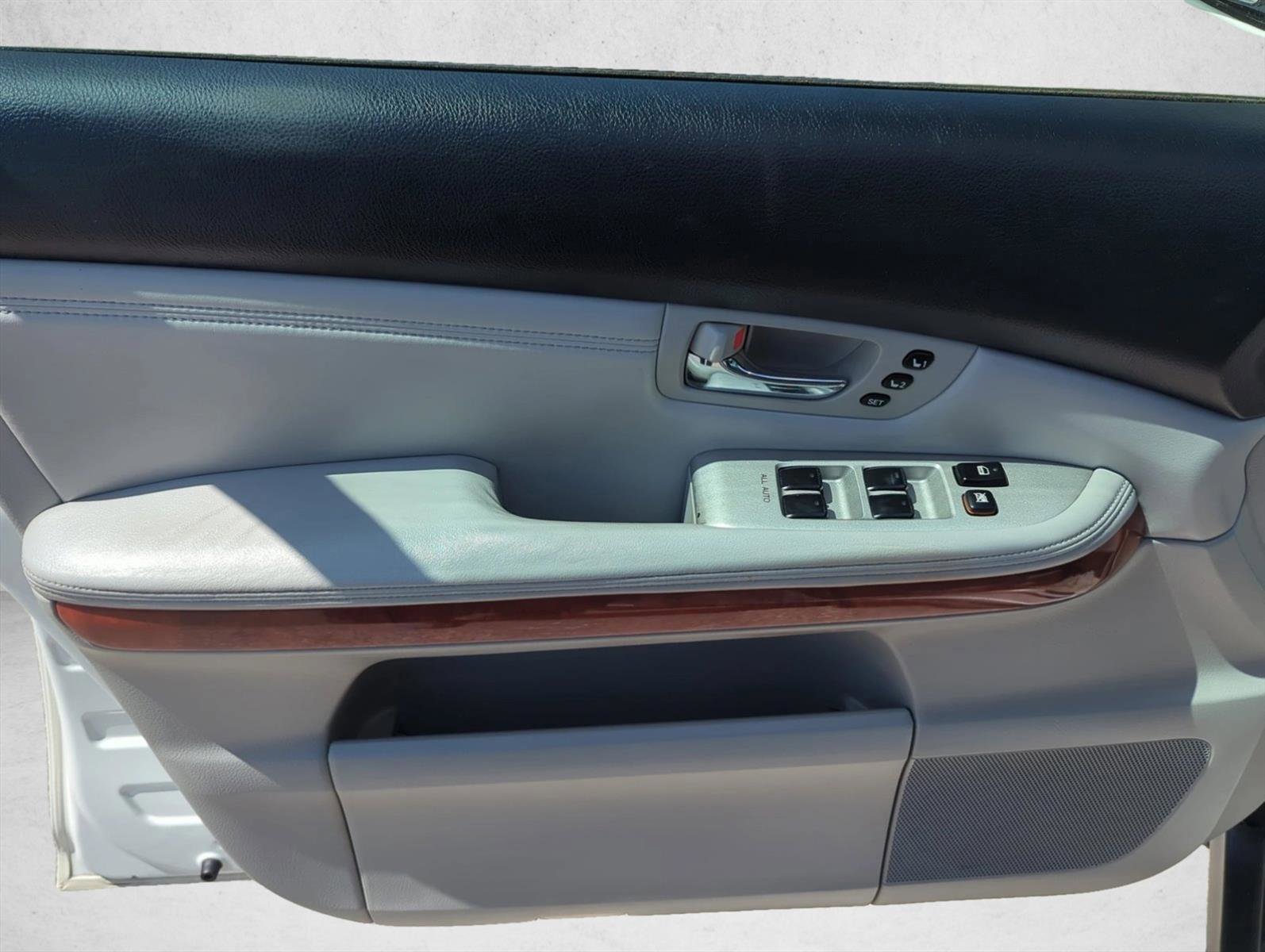 Used 2004 Lexus RX 330 FWD image 10