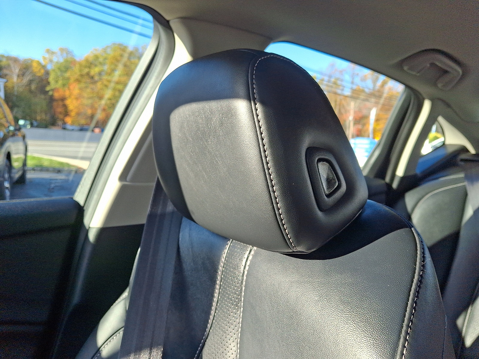 Used 2023 Acura TLX w/ Technology Package image 17