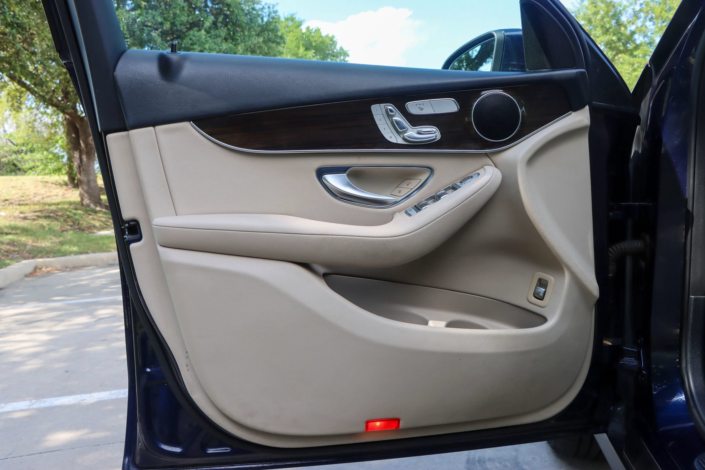 Used 2016 Mercedes-Benz GLC 300 w/ Multimedia Package image 13