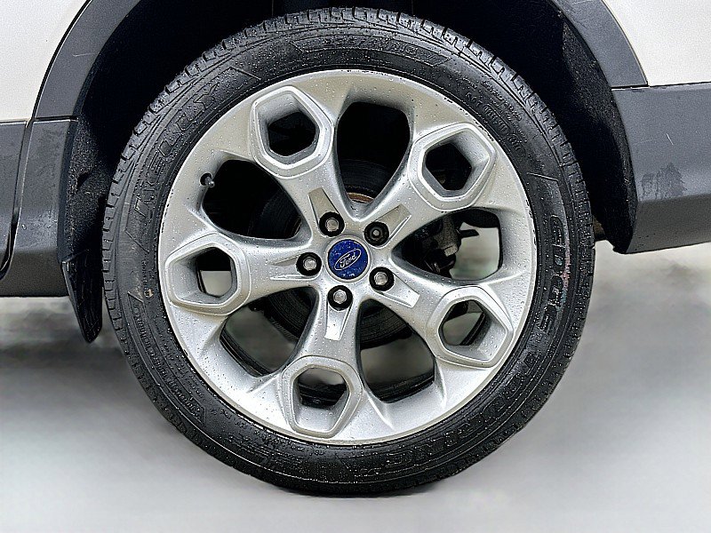 Used 2015 Ford Escape Titanium w/ Equipment Group 301A FWD image 32