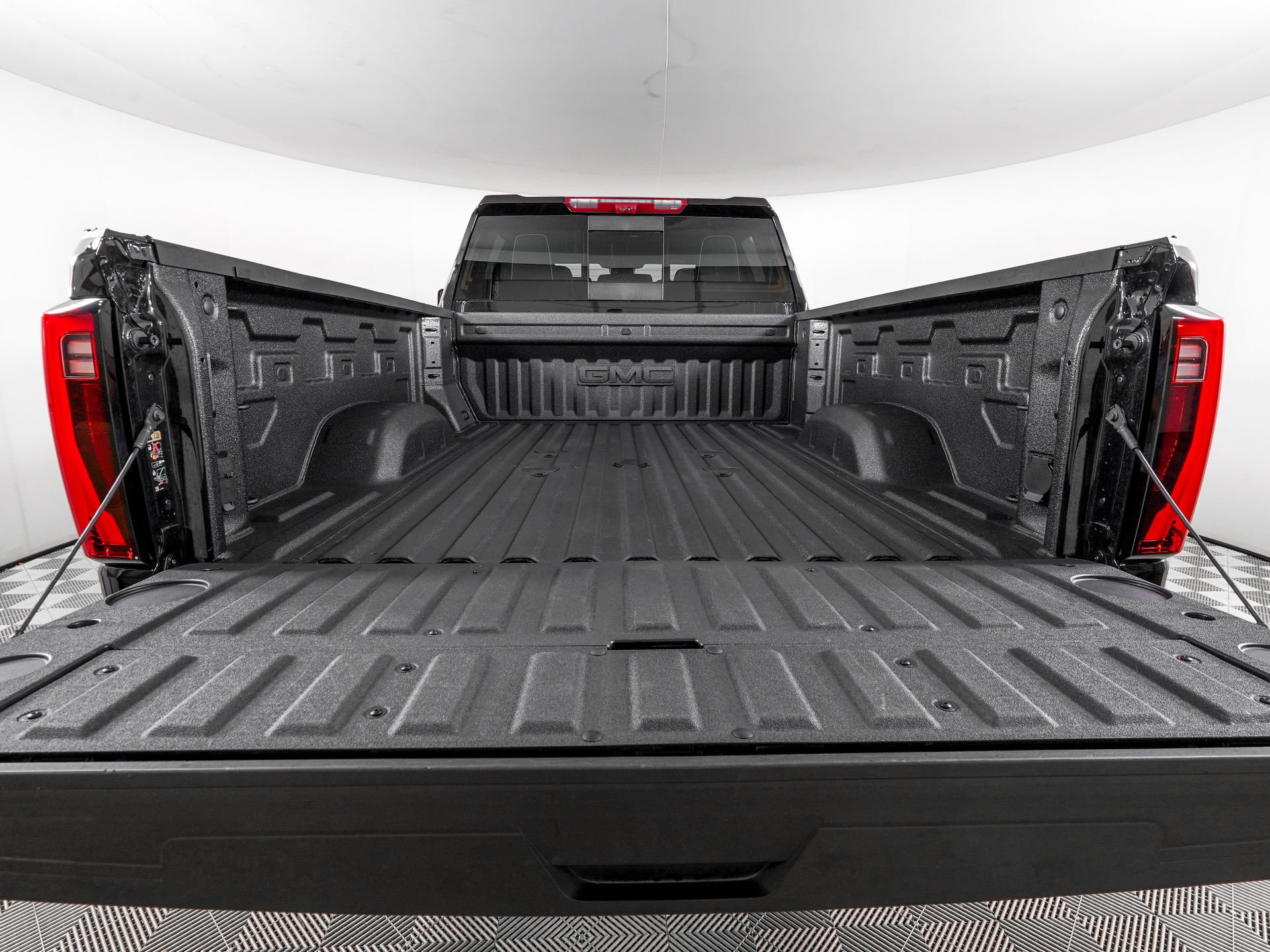 Used 2026 GMC Sierra 2500 Denali Ultimate AWD/4WD image 8