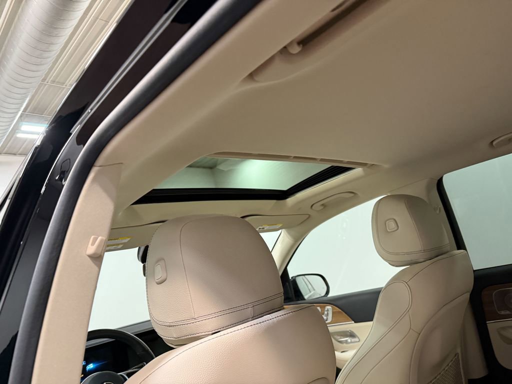 Used 2023 Mercedes-Benz GLE 350 4MATIC w/ 3rd Row Seat Package image 11