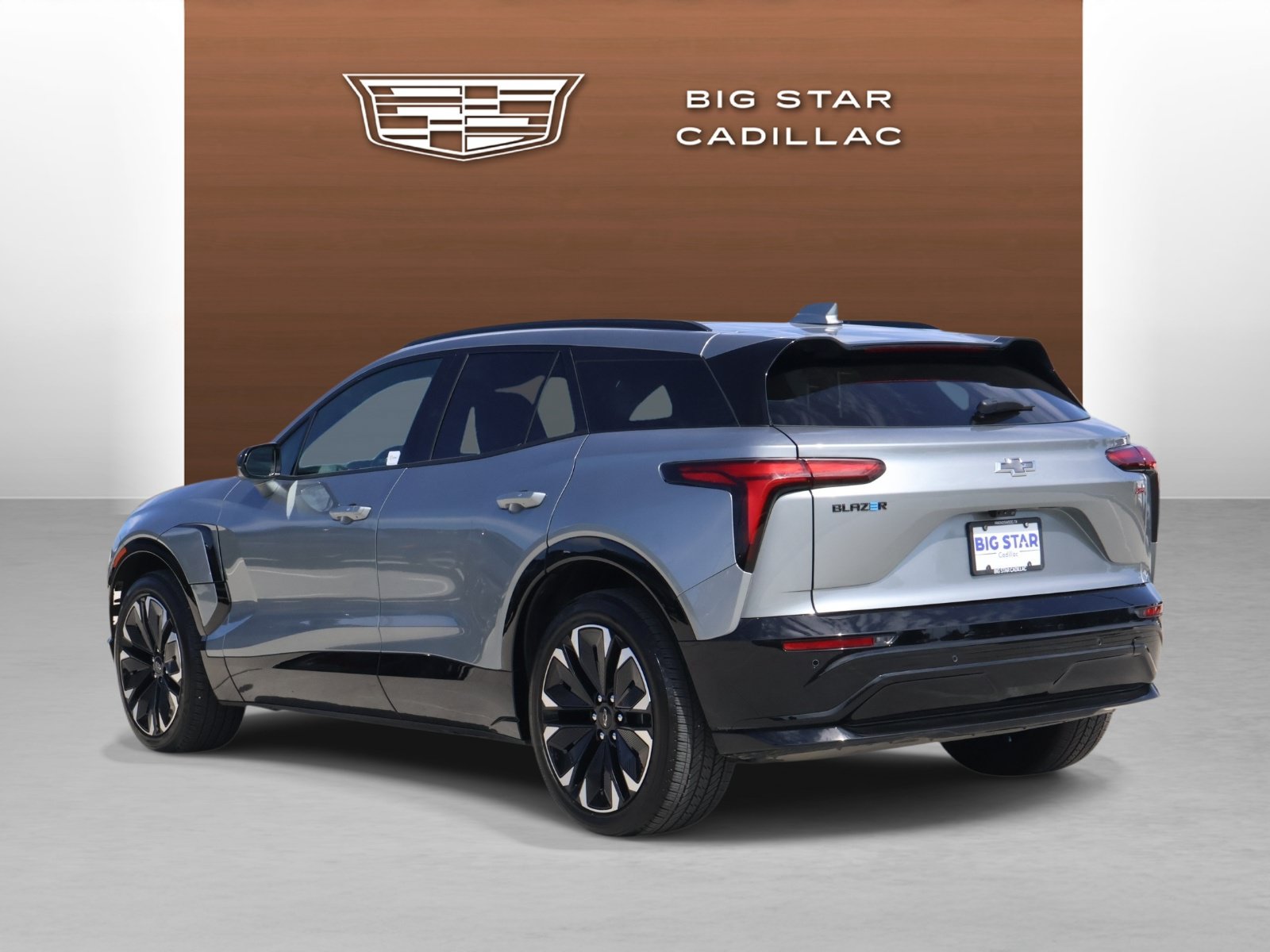 Used 2025 Chevrolet Blazer EV RS RWD image 3