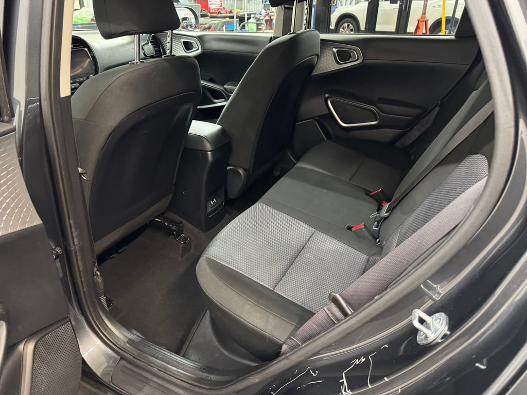 Used 2023 Kia Soul S FWD image 15