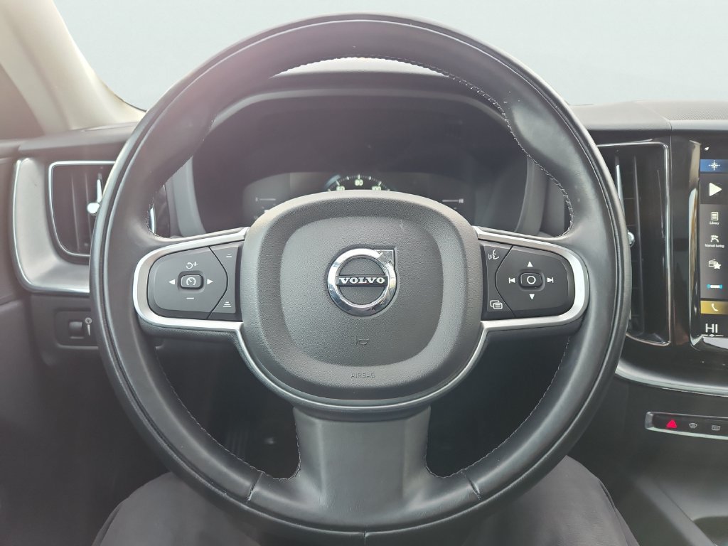 Used 2019 Volvo XC60 T5 Momentum w/ Premium Package AWD/4WD image 30