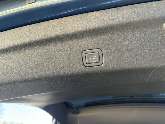 New 2026 Chevrolet Suburban Premier image 8