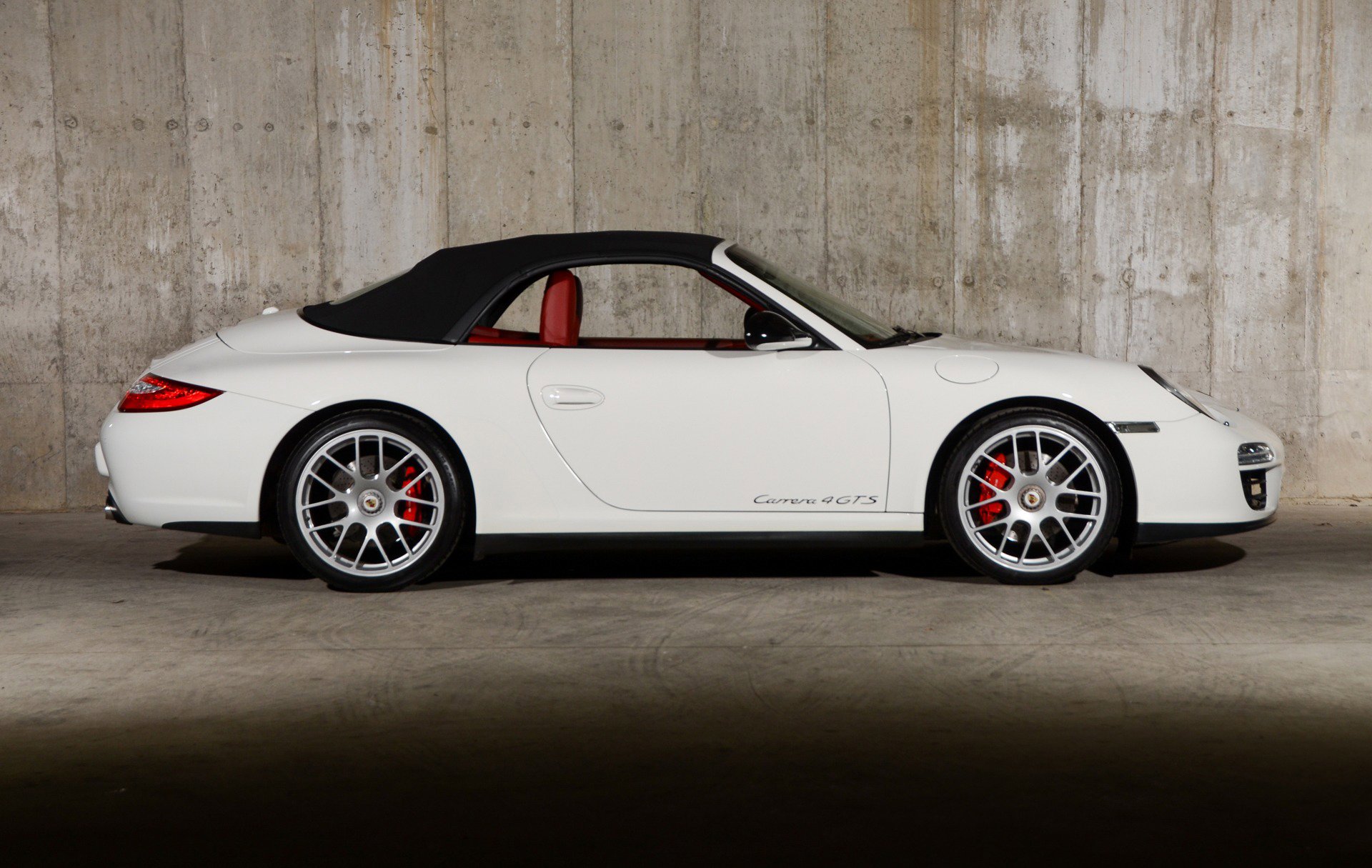 Used 2012 Porsche 911 Carrera 4 GTS AWD/4WD image 2